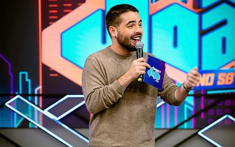 João Silva comanda o Programa do João (Foto: Reprodução / SBT)