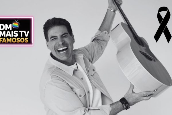 Marcelo Gasparini era cantor sertanejo. Na imagem publicada em suas redes sociais, ele segura o violão e posa sorrindo para a foto.