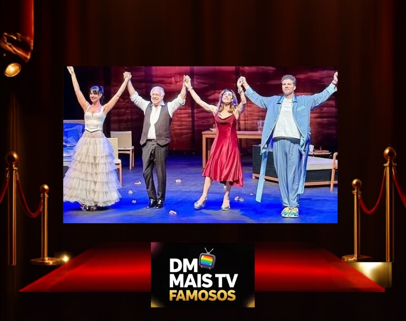 Os protagonistas do espet&aacute;culos Dois de N&oacute;s, Ant&ocirc;nio Fagundes, Christiane Torloni, Thiago Fragoso e Alexandra Martins; agradecem a plateia no final da pe&ccedil;a.

